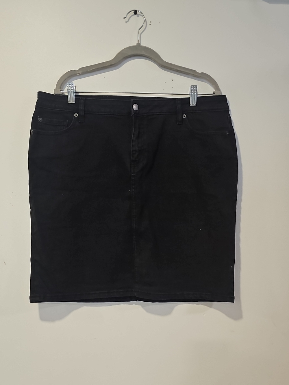 Amazon Essentials Black Pencil Denim Skirt